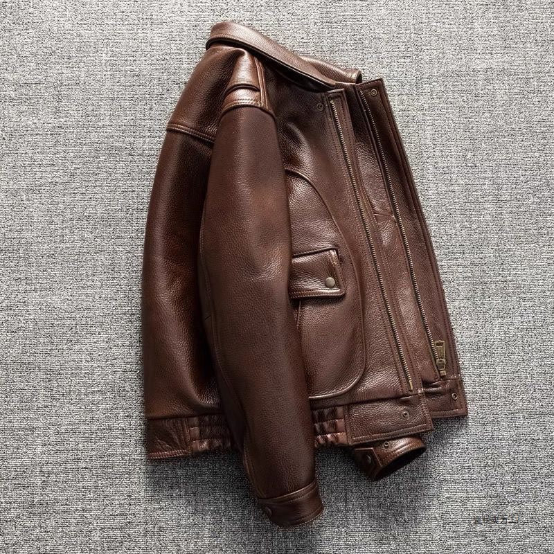 Veste en cuir véritable marron, coupe ajustée courte