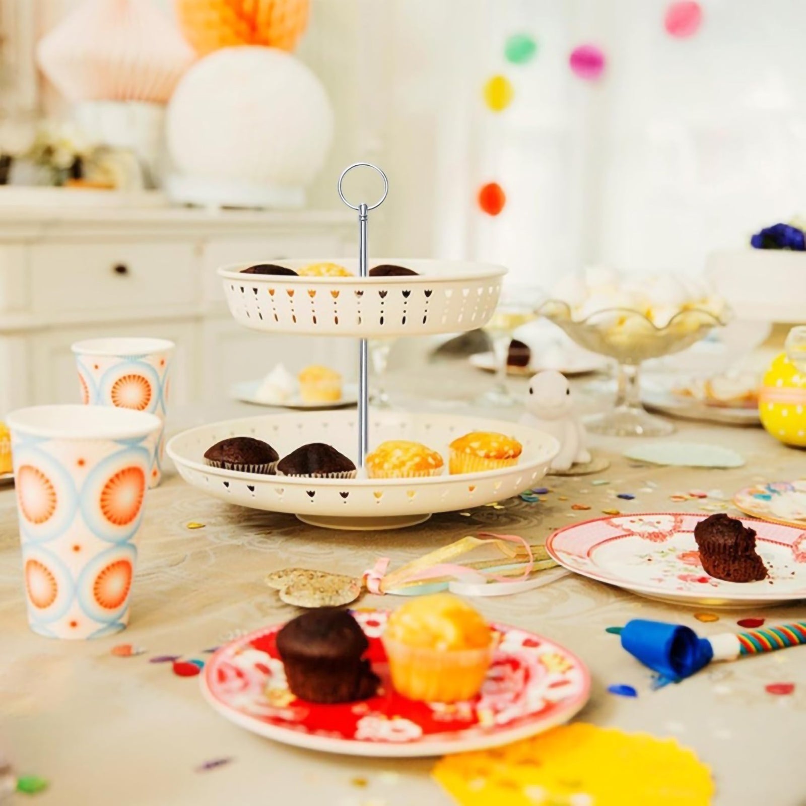 Support suspendu pour rangement d'assiettes à gâteau